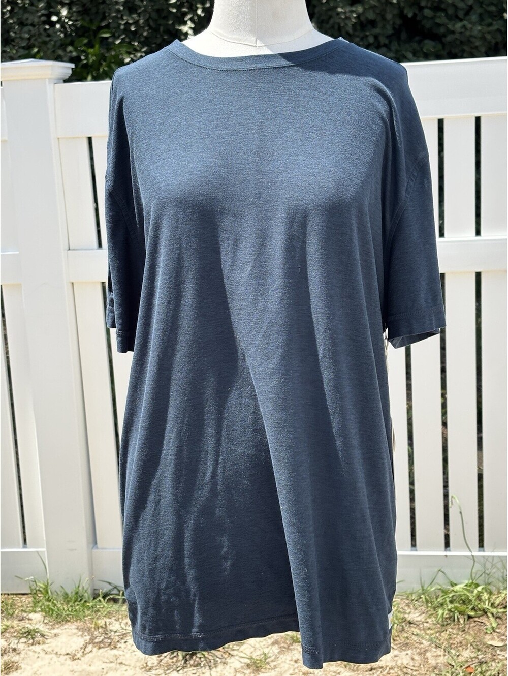 Vuori Strato Tech Tee Men’s Large Navy Heather Performance T-Shirt